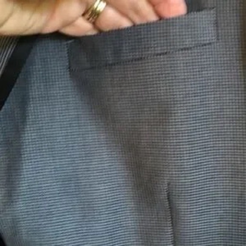 H&M Light Gray Men's Blazer with Black Trim - Picture 8 of 16